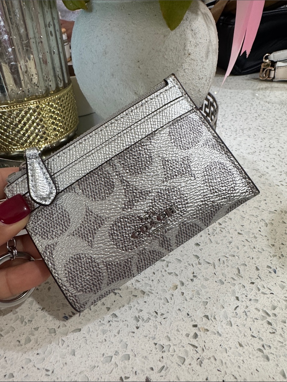 🩶COACH Mini Skinny Id Case
In Signature Canvas